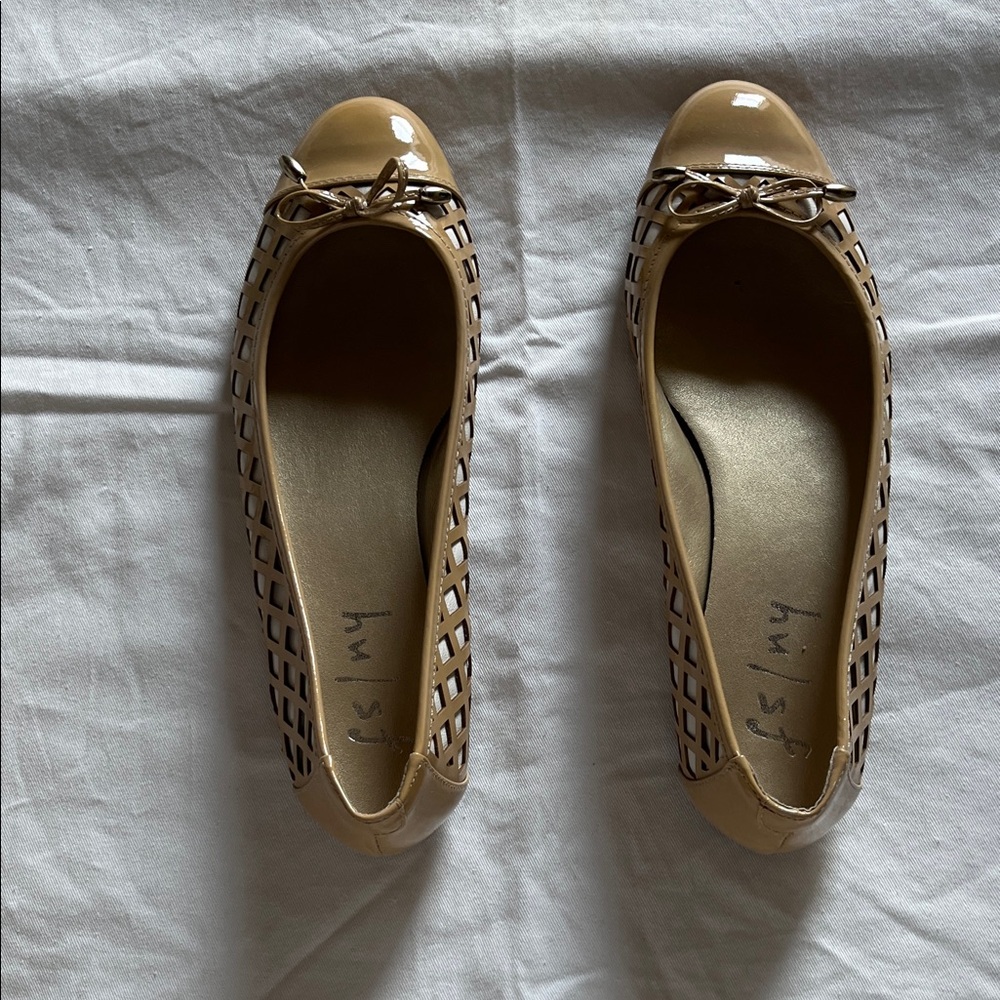 French Sole Tan and Black Flats